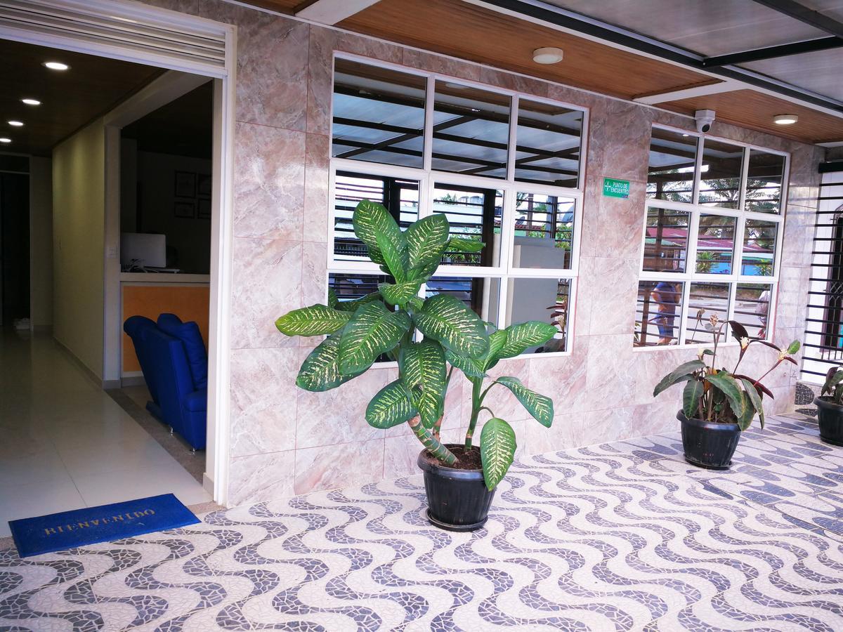 Hotel Zafiro Leticia Buitenkant foto